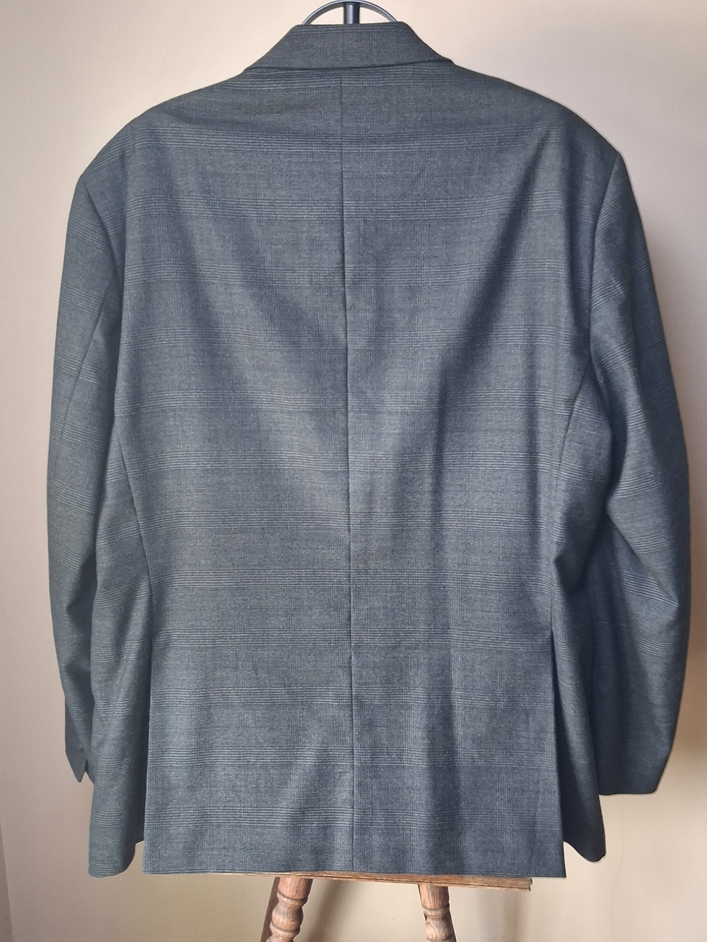 Jos. A. Bank 1905 Tailored Fit Gray & Black Plaid Sports Coat; Sz 46L & 40 Waist - Picture 9 of 9